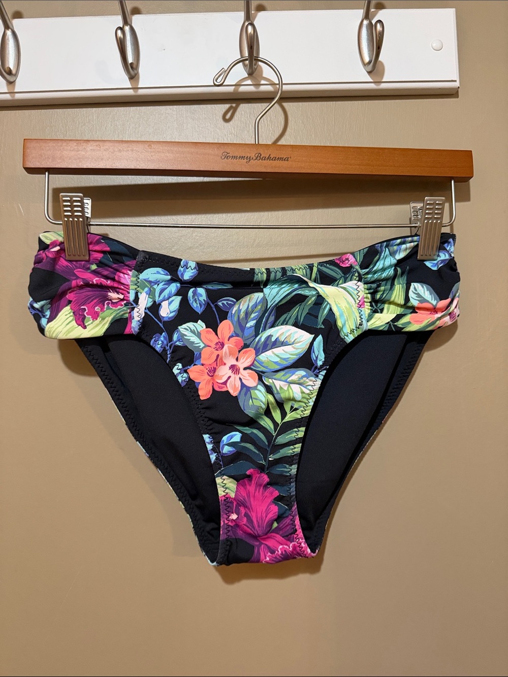 Tommy Bahama Coastal Gardens Rev Hipster Bikini Bottoms - SS200379